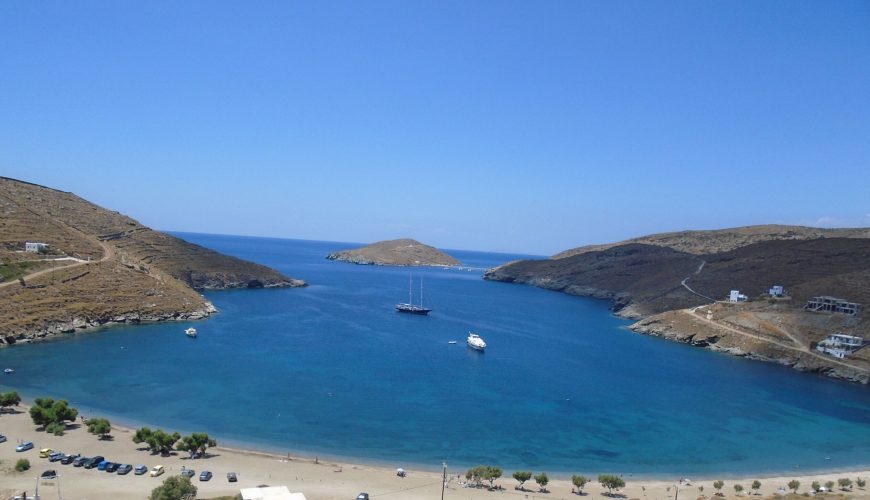 Απόκρουση: Η μαγευτική παραλία της Κύθνου