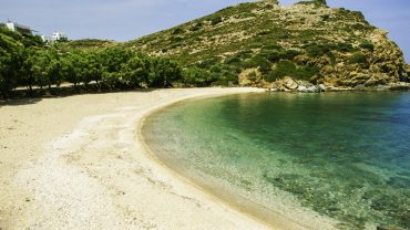 Παραλία Κακολίμανο: Η πανέμορφη παραλία στις Πετριές Εύβοιας