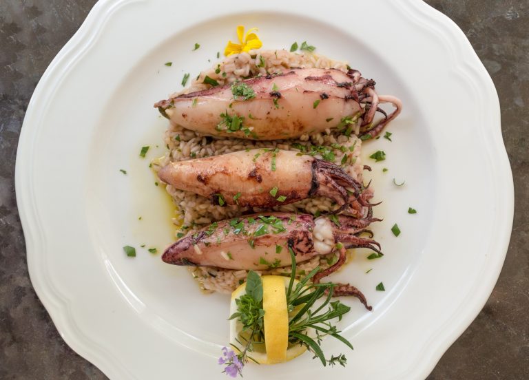 Καλαμαράκια γεμιστά όπως τα φτιάχνουν στη Μυτιλήνη