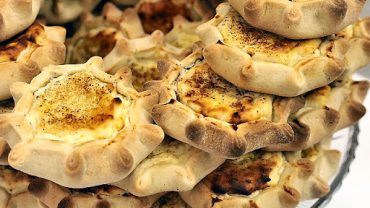 Καλτσούνια Κρήτης: Από τα πιο φημισμένα γλυκά του νησιού