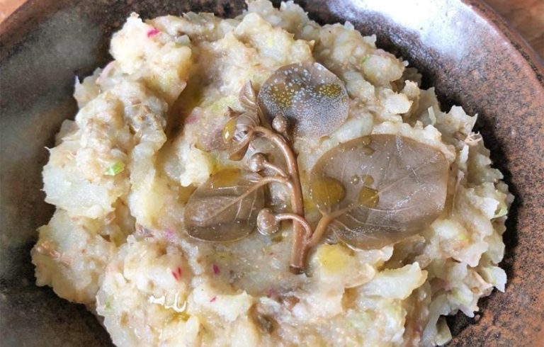 Καπαροσαλάτα Σύρου: Μια παραδοσιακή κυκλαδίτικη συνταγή