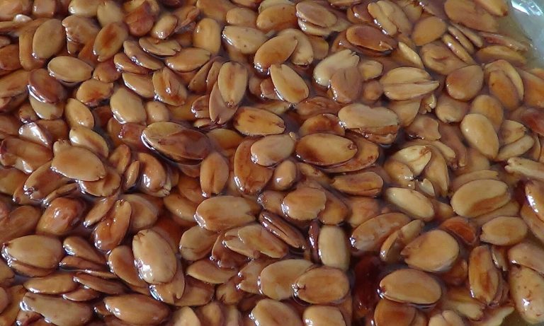 Κουφέτα Σαντορίνης: Νόστιμο γλύκισμα με μελωμένα αμύγδαλα