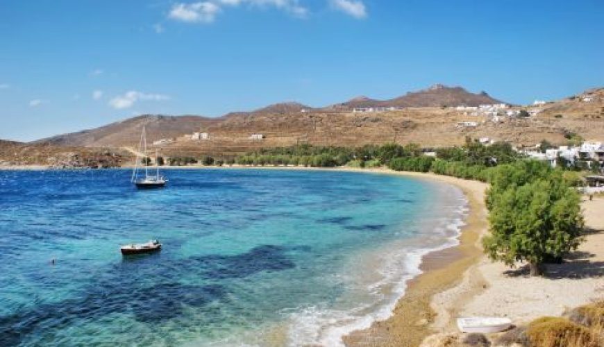Λιβαδάκια: Από τις πιο όμορφες παραλίες στη Σέριφο