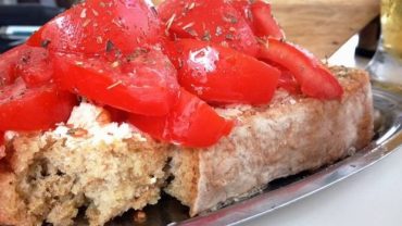 Μόστρα Μυκόνου: Ένας εύκολος και νόστιμος μεζές του νησιού