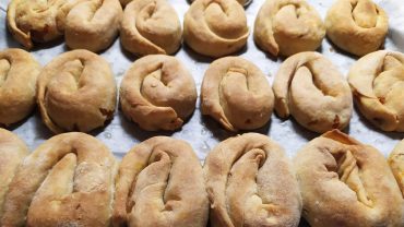 Μπουρέκι: Πεντανόστιμη στριφτή κολοκυθόπιτα από την Σάμο