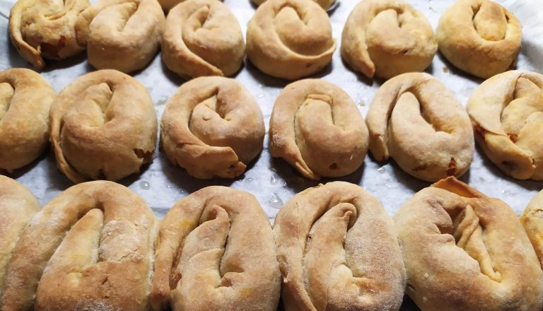 Μπουρέκι: Πεντανόστιμη στριφτή κολοκυθόπιτα από την Σάμο
