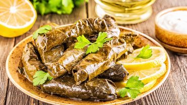 Ντολμαδάκια: Δείτε εδώ πως θα τα φτιάξετε όπως στο Ρέθυμνο