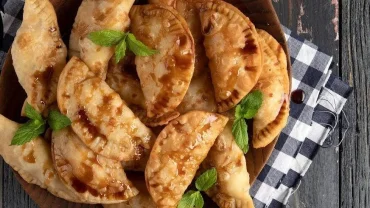 Πιταράκια Μήλου: Δείτε πώς θα τα φτιάξετε εύκολα και γρήγορα