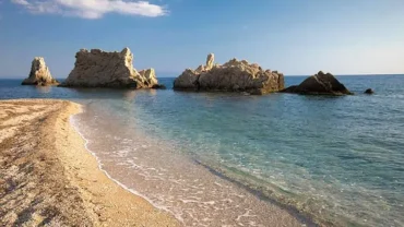 Πρέβεζα: Πανέμορφες παραλίες και γραφικά στενάκια