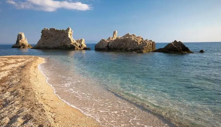 Πρέβεζα: Πανέμορφες παραλίες και γραφικά στενάκια