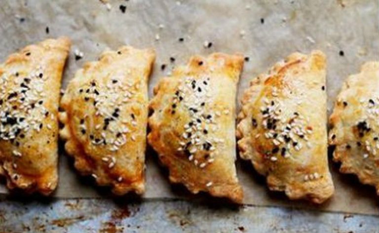 Ραφιόλια Πάρου: Δείτε την συνταγή για πεντανόστιμα πιτάκια