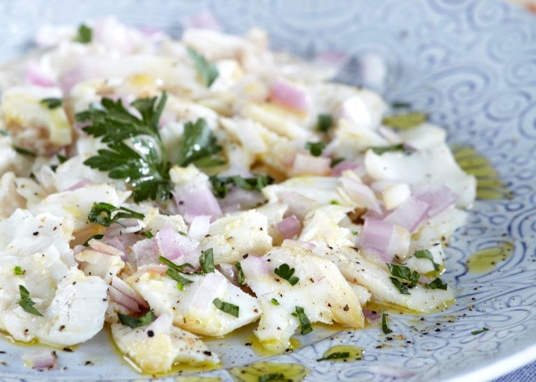 Σαλατούρι: Η πεντανόστιμη ψαροσαλάτα της Πάρου