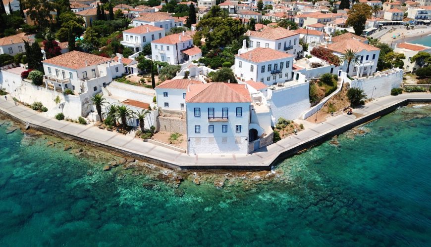 Σπέτσες: Ιδανικός προορισμός για τις καλοκαιρινές σας διακοπές