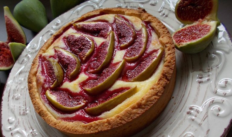 Δείτε πως θα φτιάξετε τάρτα με ξερά σύκα και γραβιέρα Νάξου