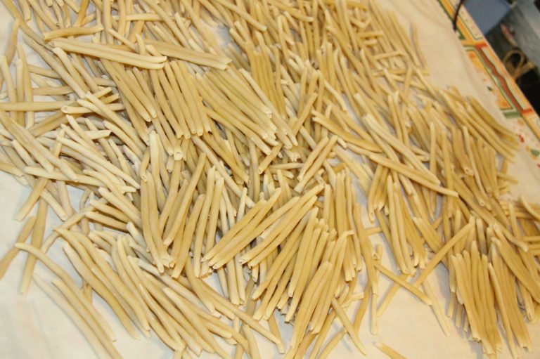 Χερίσια Χιου: Μια συνταγή του νησιού για χειροποίητα μακαρόνια