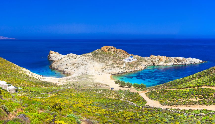 Άγιος Σώστης: Η εντυπωσιακή «δίδυμη» παραλία στη Σέριφο