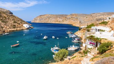 Χερρόνησος: Το «ειδυλλιακό» ψαροχώρι της Σίφνου!