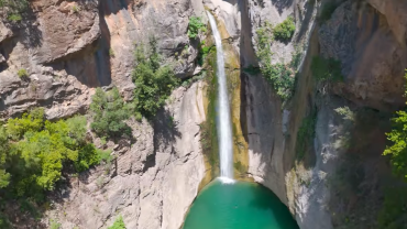 Μανικιάτης: Ο καταρράκτης της Εύβοιας που θα σας ξετρελάνει (vid)