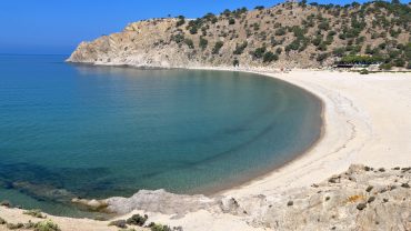 Παχιά Άμμος: Η μοναδική αμμουδερή παραλία στη Σαμοθράκη