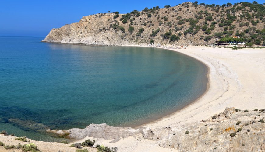 Παχιά Άμμος: Η μοναδική αμμουδερή παραλία στη Σαμοθράκη