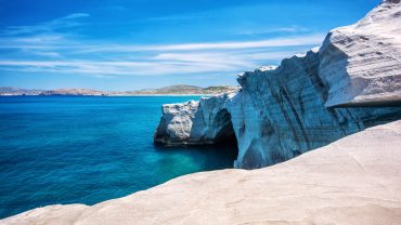 Σαρακήνικο: Η «εξωπραγματική» παραλία της Μήλου!