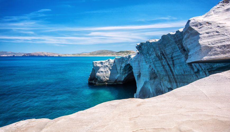 Σαρακήνικο: Η «εξωπραγματική» παραλία της Μήλου!