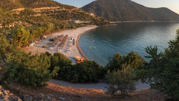 Τηγάνι: Η «φαντασμαγορική» παραλία της Αρκαδίας!