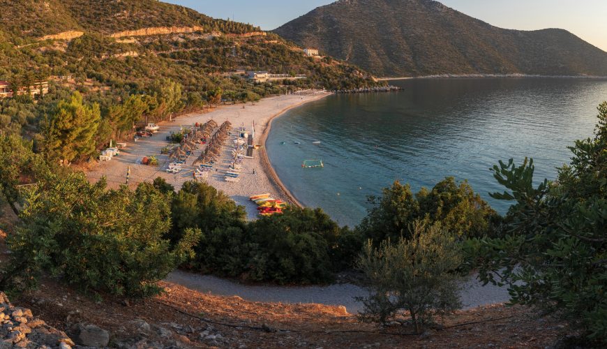 Τηγάνι: Η «φαντασμαγορική» παραλία της Αρκαδίας!