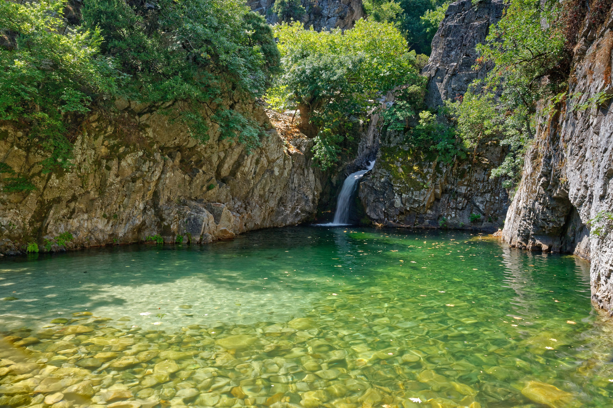 Το Φαράγγι του Φονιά: Δείτε τις «φυσικές πισίνες» της Σαμοθράκης