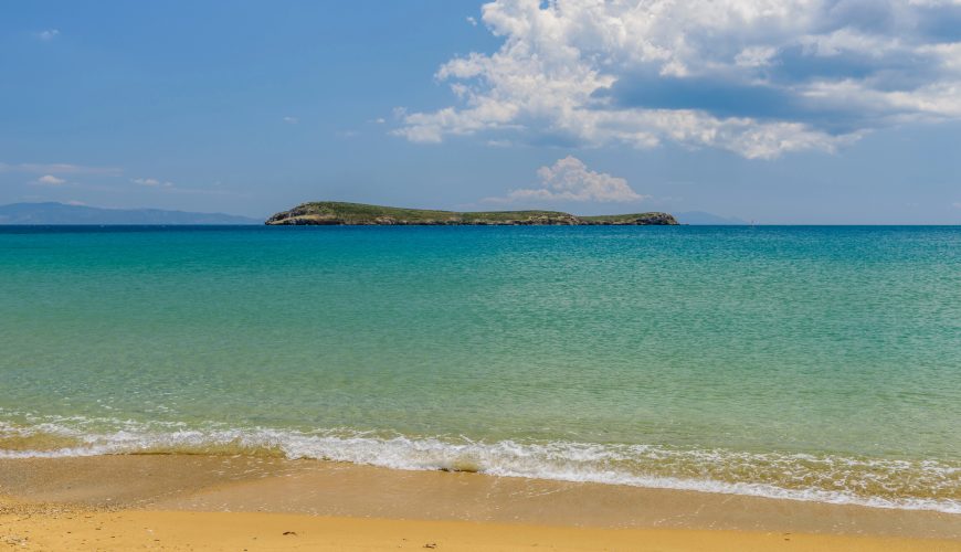 Χρυσή Ακτή: Η μεγαλύτερη παραλία της Πάρου!