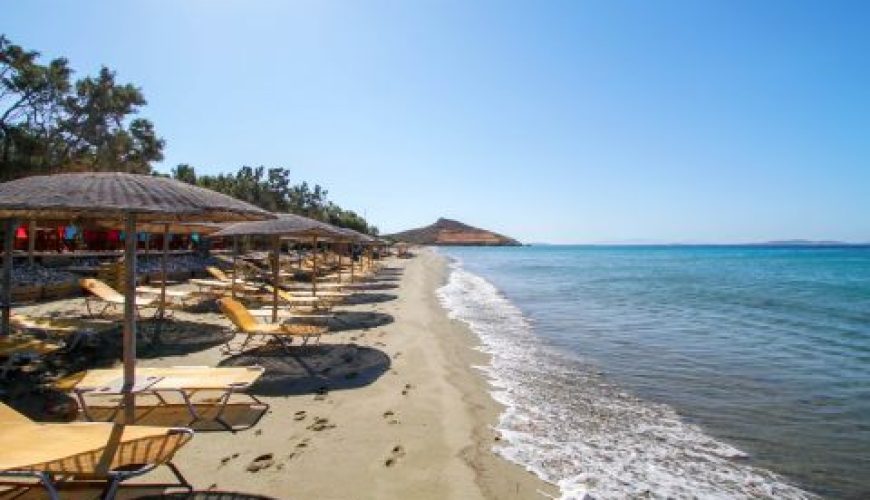 Άγιος Φωκάς: Από τις μεγαλύτερες και ομορφότερες παραλίες στην Τήνο