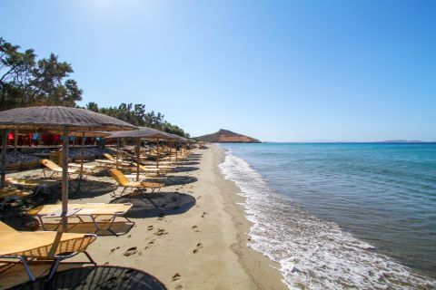 Άγιος Φωκάς: Από τις μεγαλύτερες και ομορφότερες παραλίες στην Τήνο