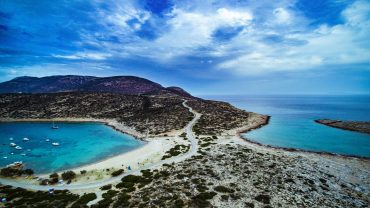 Αμοργός: Το νησί των Κυκλάδων με το απέραντο γαλάζιο