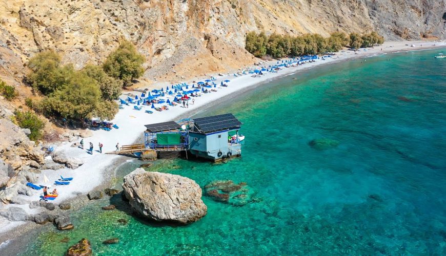 Γλυκά Νερά: Η πανέμορφη παραλία στα Χανιά