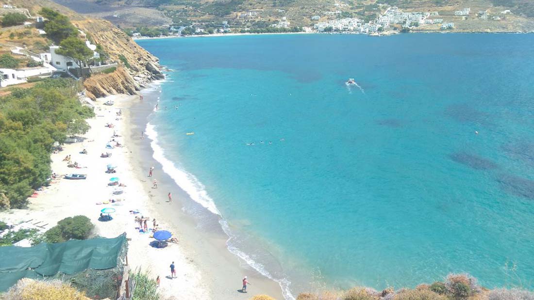 Λευρωσσός: Η πανέμορφη παραλία της Αμοργού