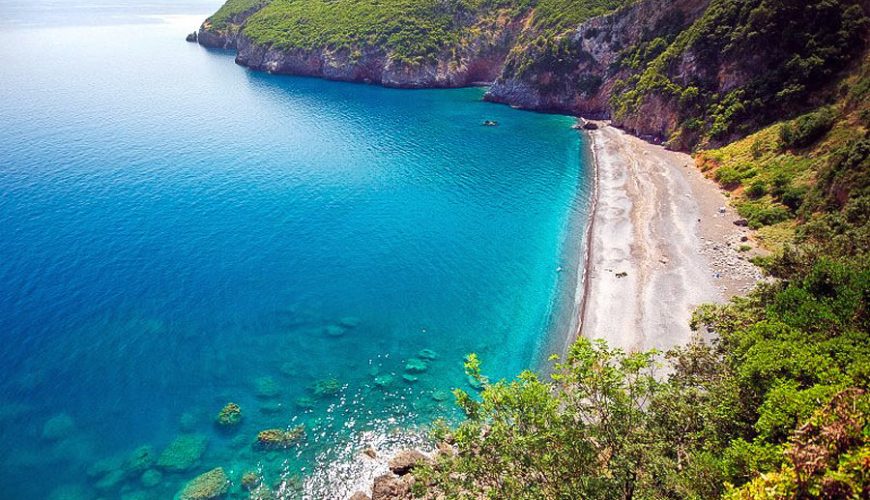Λιμνιώνας: Η κρυφή παραλία της Εύβοιας
