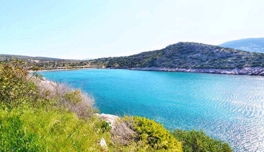 Λουμπάρδα ή Λομβάρδα: Η πανέμορφη παραλία της Αττικής