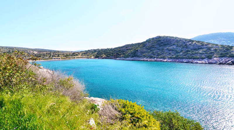 Λουμπάρδα ή Λομβάρδα: Η πανέμορφη παραλία της Αττικής