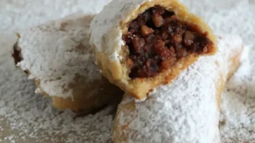 Κρητικά πατούδα: Δείτε την πεντανόστιμη γλυκιά συνταγή