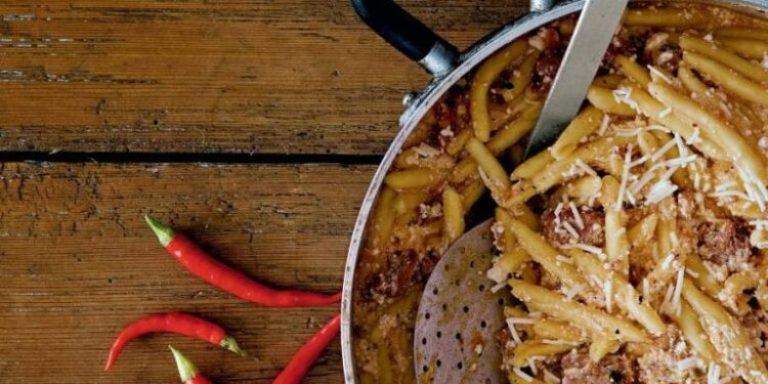 Σκιουφιχτά μακαρόνια: Δείτε πώς τα φτιάχνουν στην Κρήτη