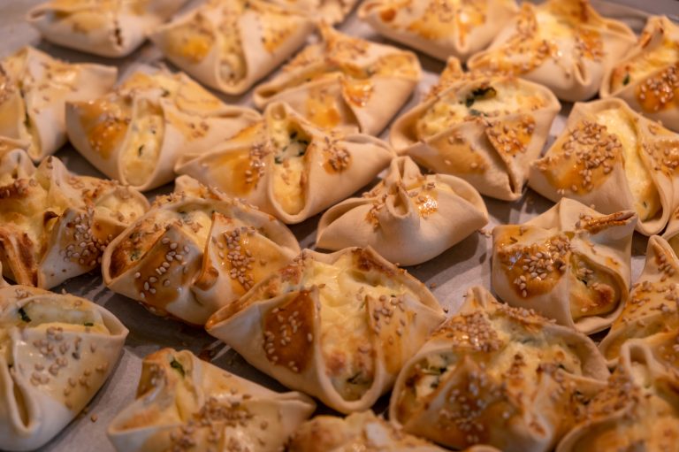 Καλτσούνια ή Καλιτσούνια: Δείτε την παραδοσιακή κρητική συνταγή