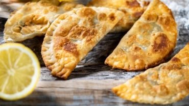 Χορτόπιτατάκια Κρήτης για να γλύφετε τα δάχτυλα σας