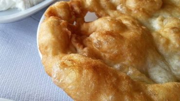 Λαδόπιτα Σκύρου: Δείτε εδώ την πεντανόστιμη συνταγή
