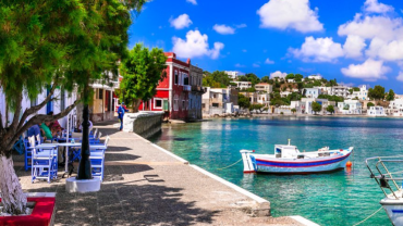 Λέρος: Οι ομορφιές της ταξιδεύουν στον πλανήτη μέσω Instagram