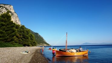 Η πανέμορφη παραλία Λίμνη στην Εύβοια