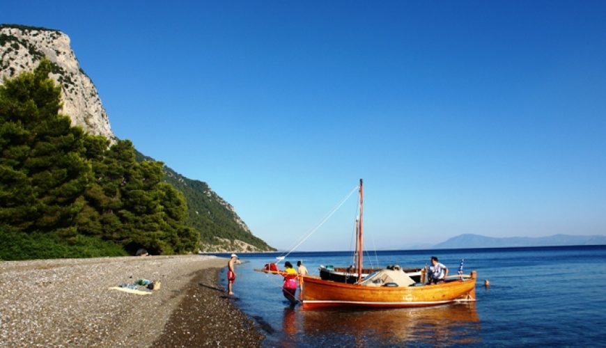 Η πανέμορφη παραλία Λίμνη στην Εύβοια