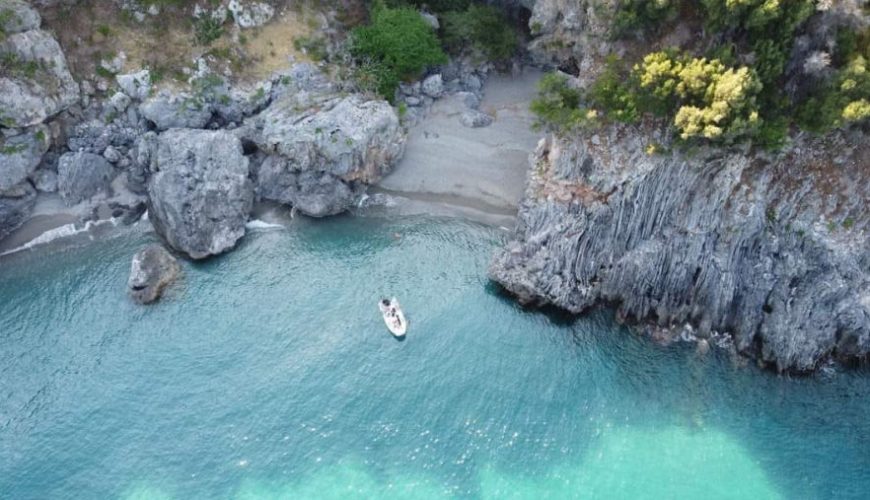 Η παραλία Μετοχίου στην Εύβοια που αξίζει να επισκεφθείτε