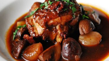 Ροφός στιφάδο: Πεντανόστιμη σκοπελίτικη συνταγή