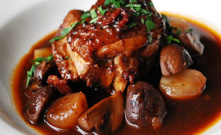 Ροφός στιφάδο: Πεντανόστιμη σκοπελίτικη συνταγή