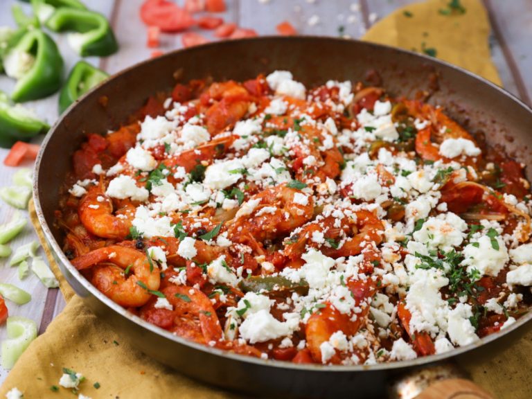 Γαρίδες σαγανάκι από την Κύμη Εύβοιας